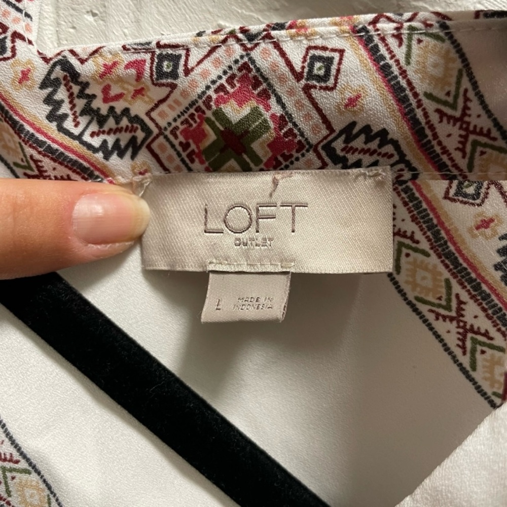 LOFT Outlet Geometric Boho Blouse White Southwestern Print Cutout Back Women’s L - Picture 2 of 8